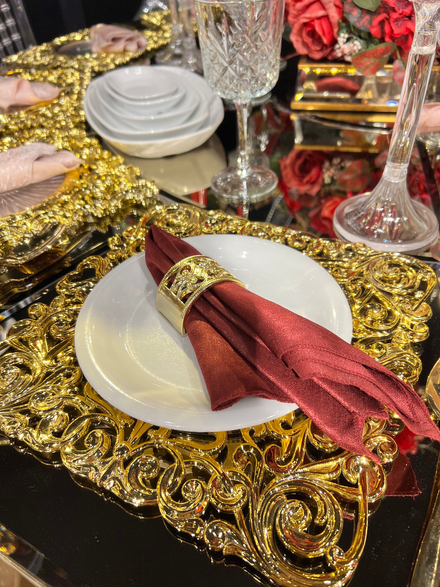 Шикарные королевские подтарельники