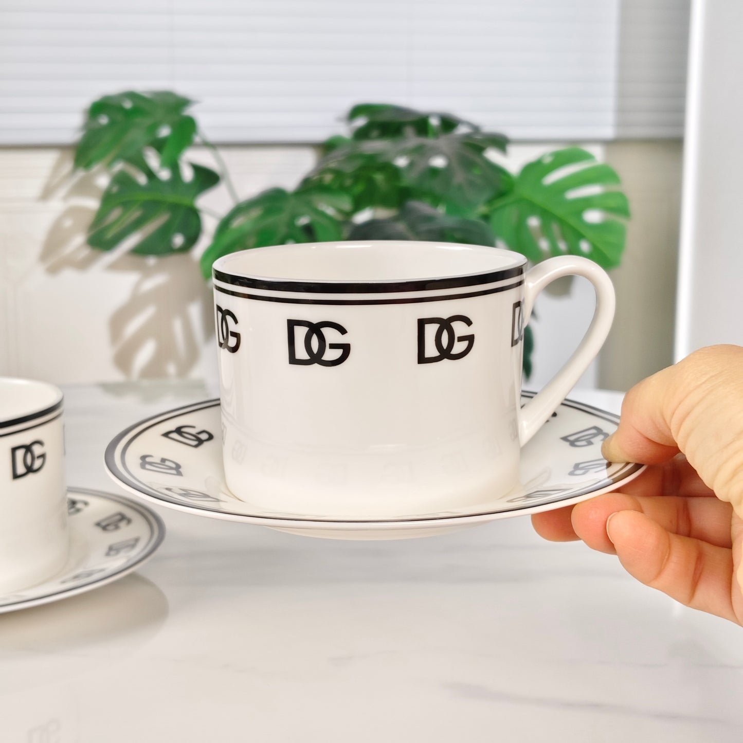 Чайно столовый сервиз D&G