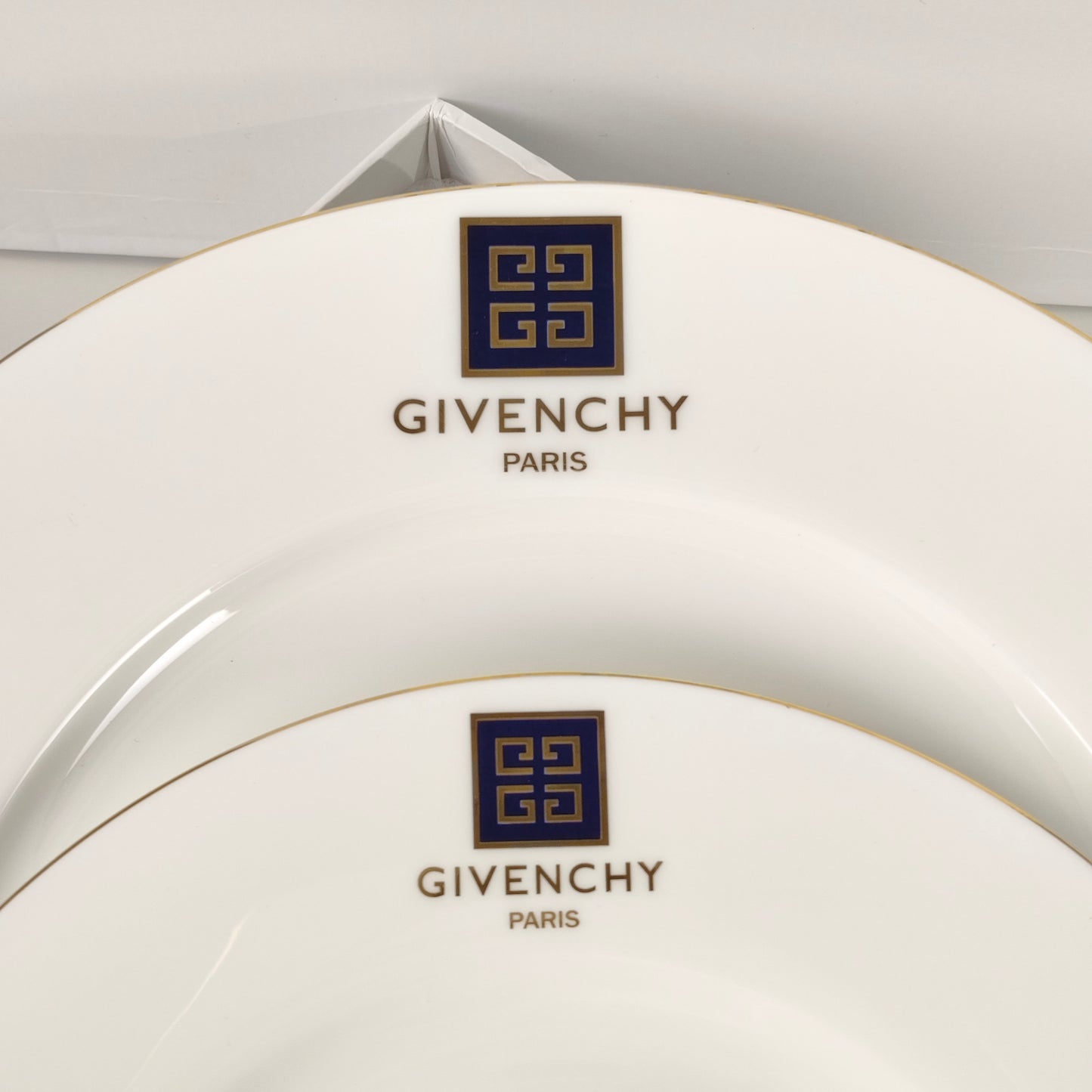 Givenchy столовый набор