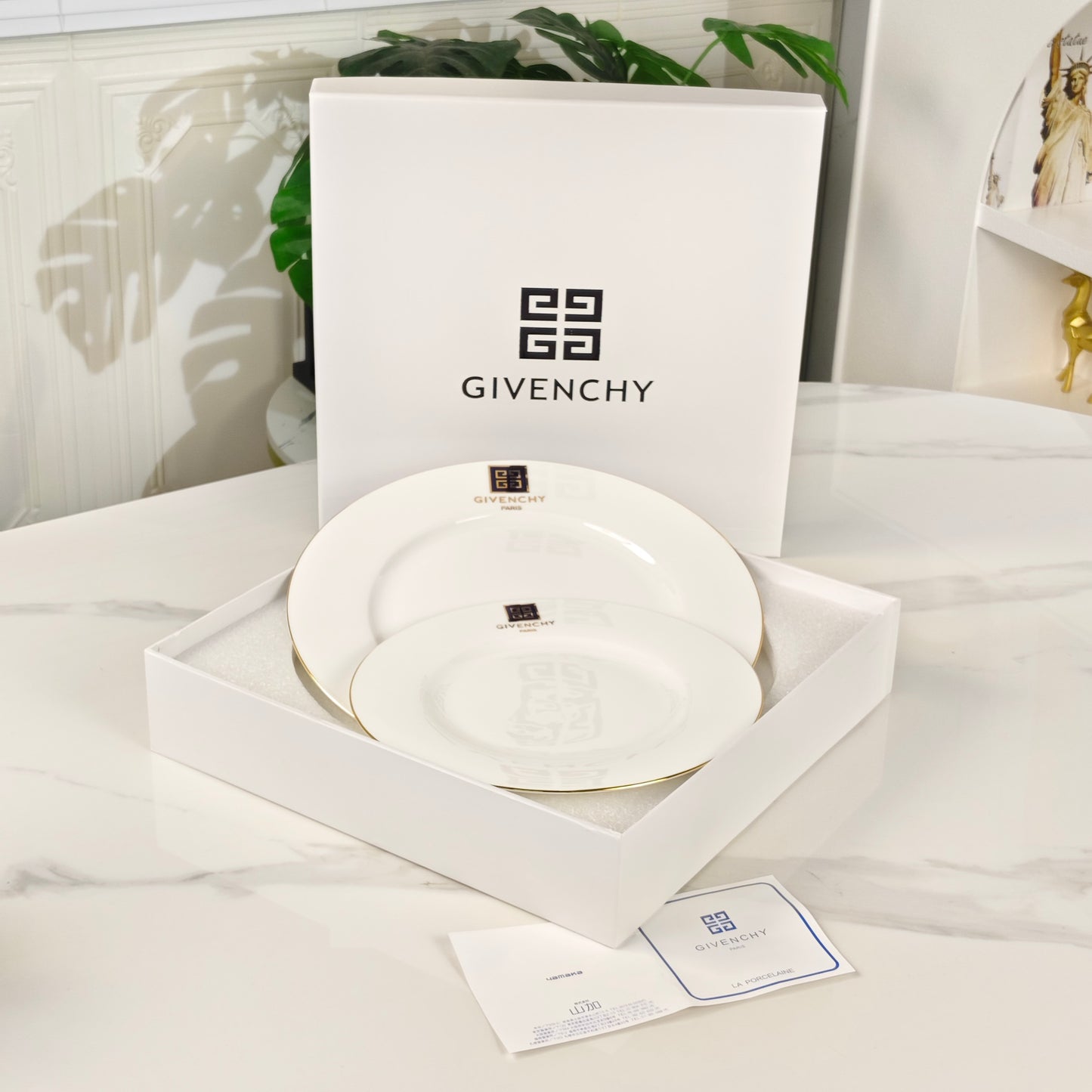 Givenchy столовый набор