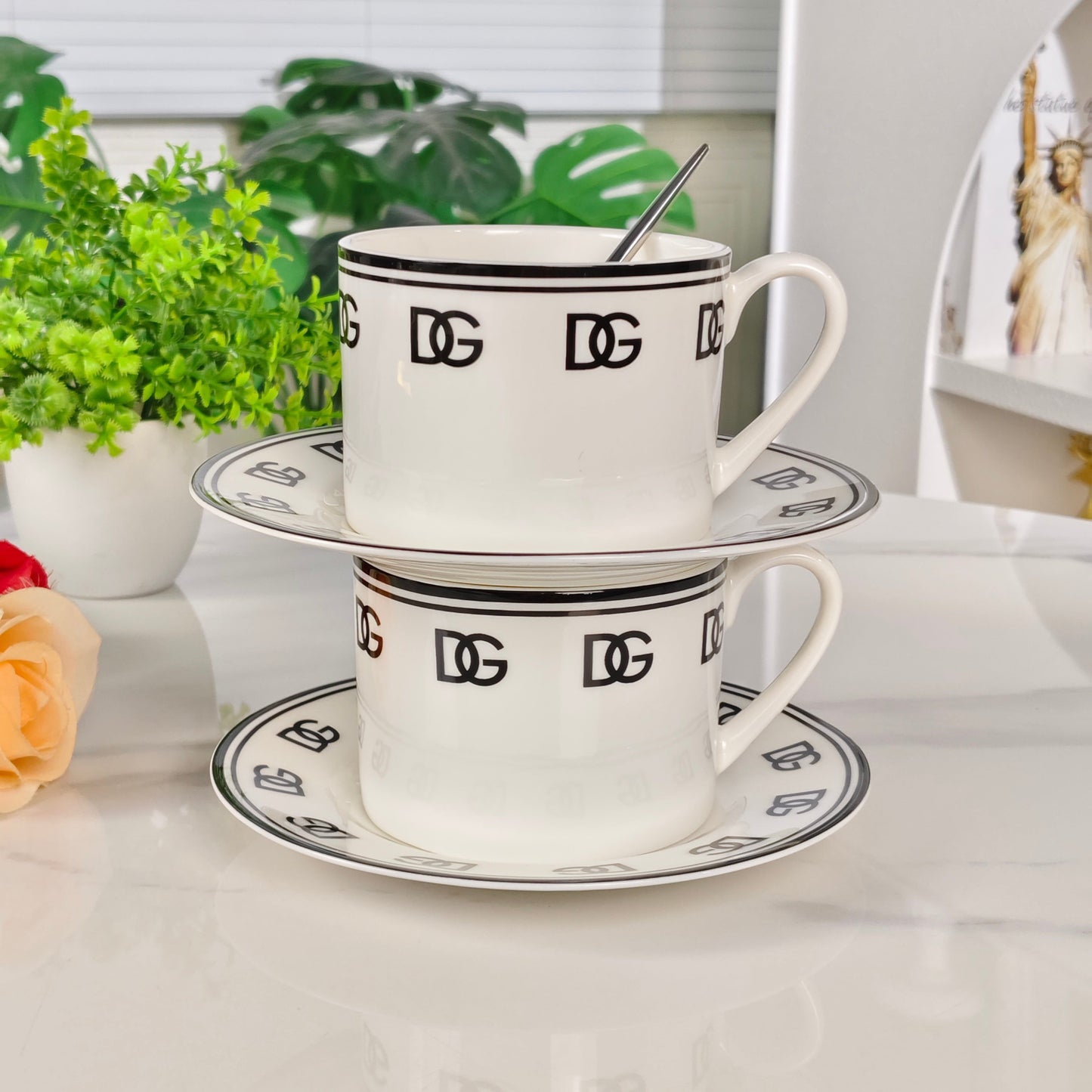 Чайно столовый сервиз D&G