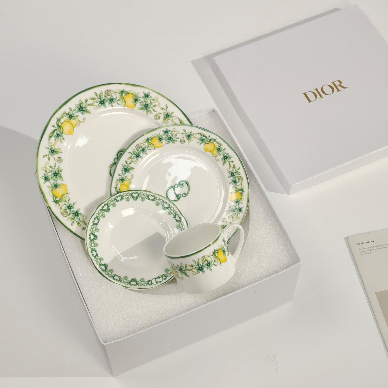 Dior чайно столовый сервиз из фарфора
