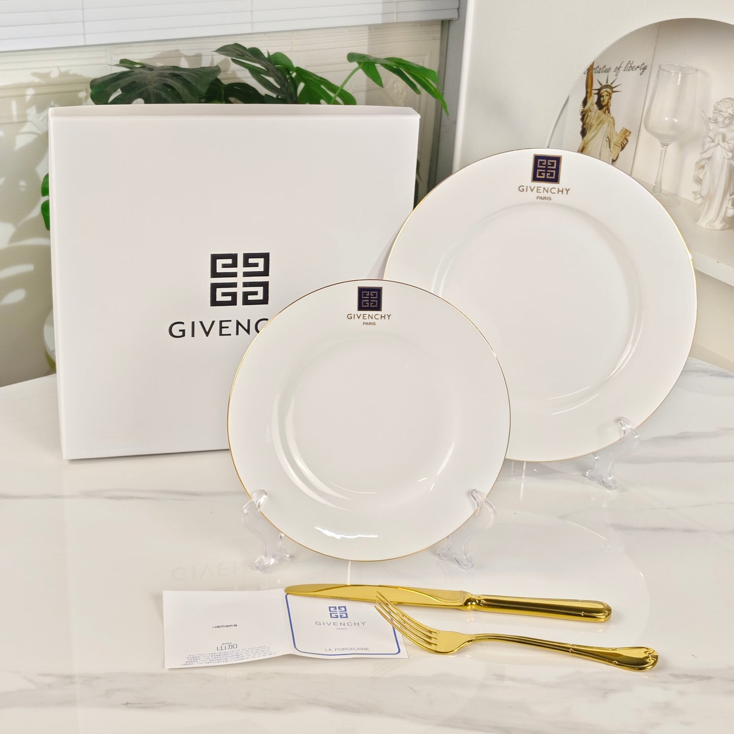 Givenchy столовый набор