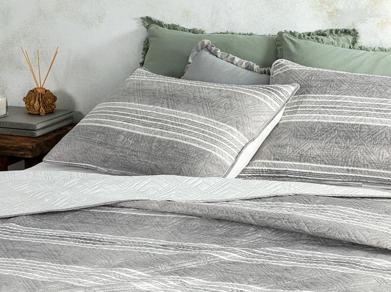 Многоцелевой комплект покрывал Rare Stripes для односпальной кровати 160x220 см, бежевый