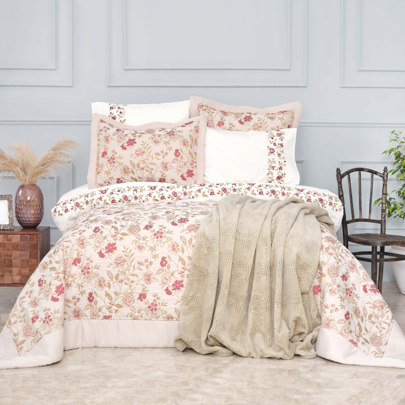 Karaca Home Flora Red Набор для приданого из 8 предметов