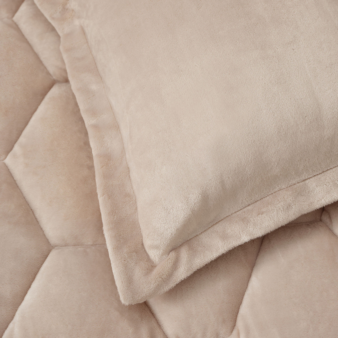 Sarah Anderson Aron Light Brown Double Welsoft Sleeping Set