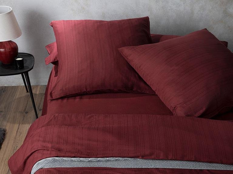 Комплект пододеяльников Aurora Silky Touch Super King Plus 260x240 см + 80x80 см бордово-красный