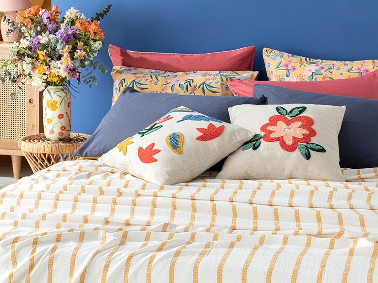 Petite Daisies Окрашенная пряжа из вискозы King Size Pike 240x220 см Желтая
