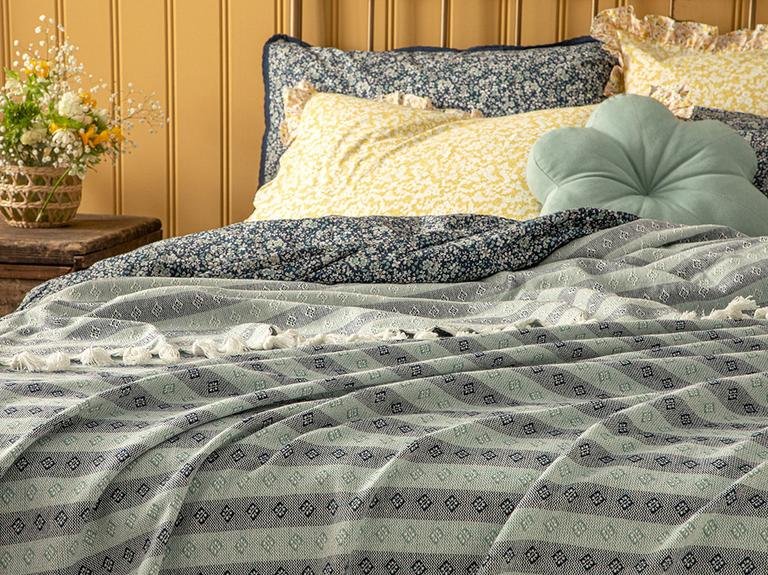 Односпальное покрывало Belle Woven 160x240 см темно-синее – Celedon