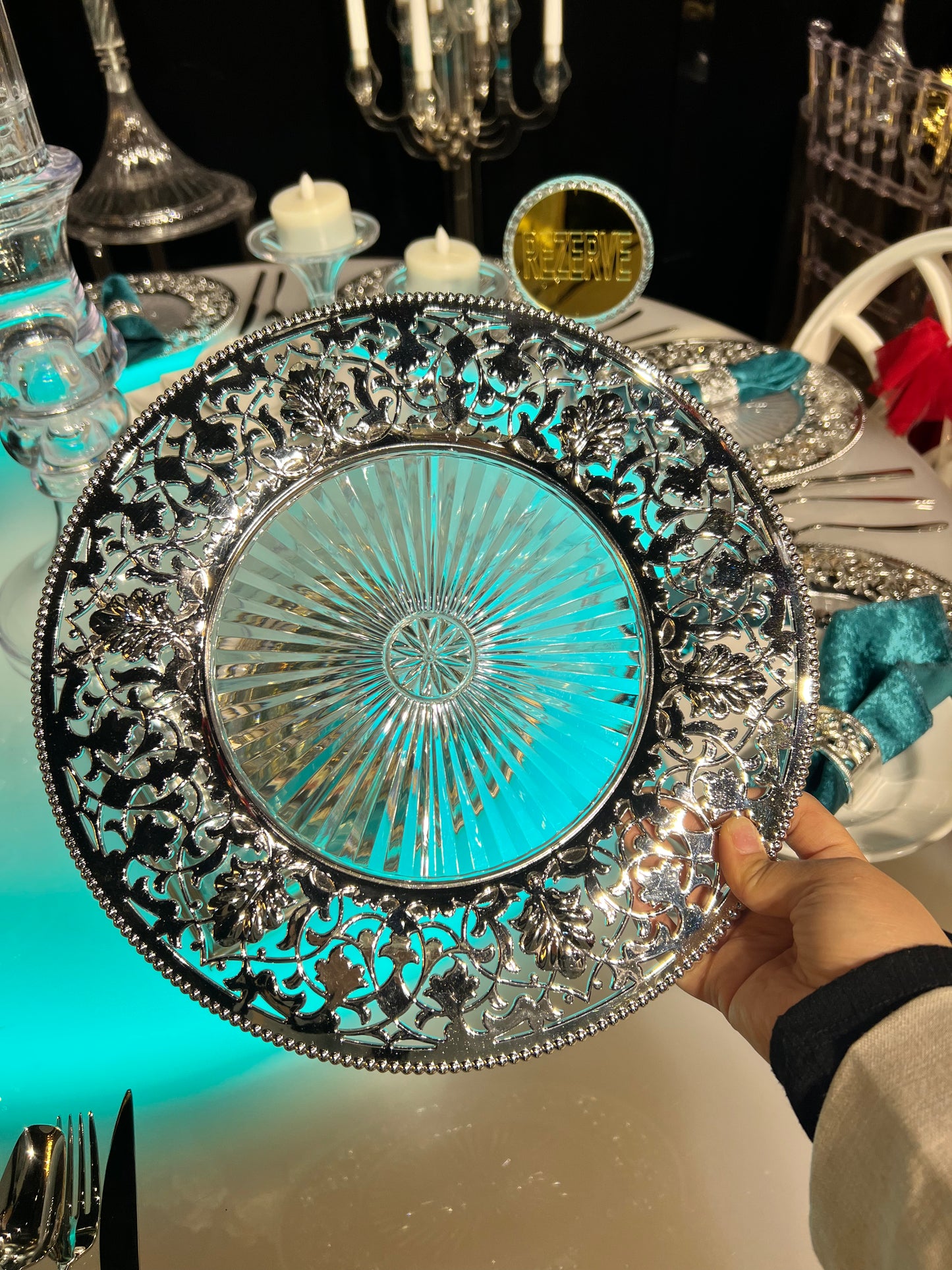 Шикарные королевские подтарельники