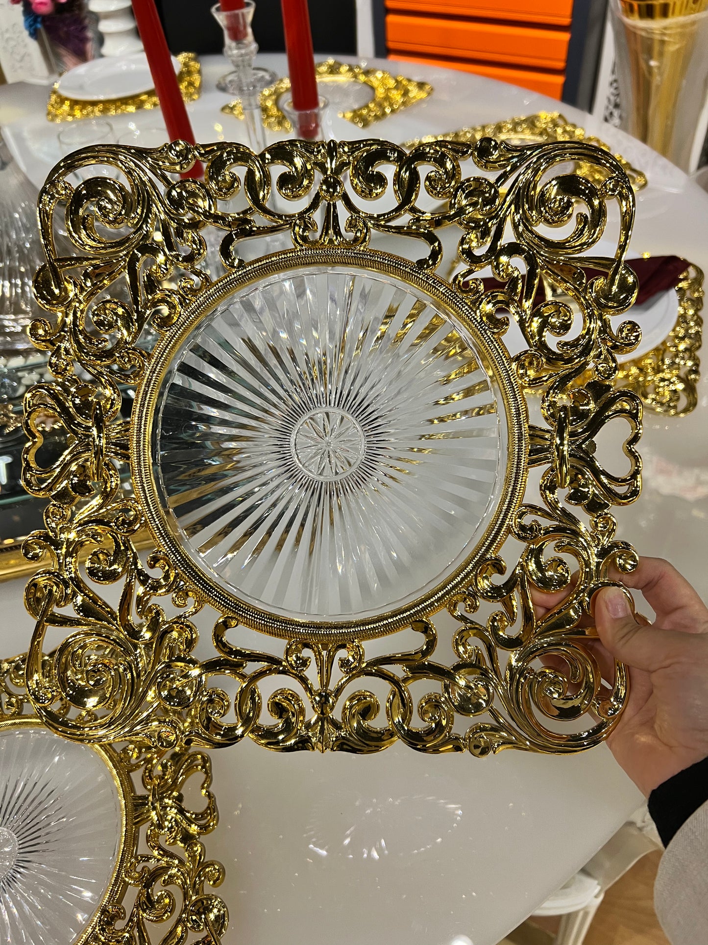 Шикарные королевские подтарельники
